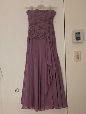 Sangria Strapless Ruched Chiffon Dress in Mauve